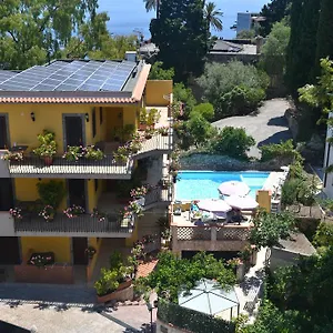 Il Glicine 3*, Taormina Italia